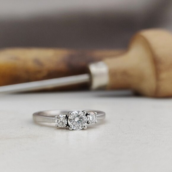 Engagement ring. 14K White gold ring with 0.53ct' Lab-Created diamonds. - Picture 6 of 10